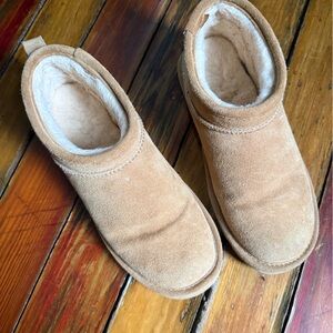 BearPaw Tan Shorty boots